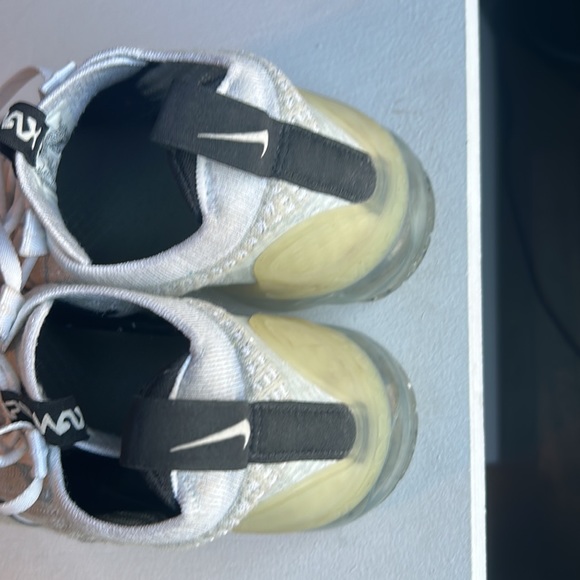 Nike Vapormax - Picture 2 of 6